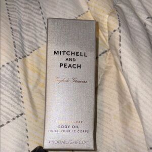 Mitchell and Peach English Leaf Body Oil